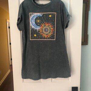 CAUTION TO THE WIND OVERSIZED COTTON TEE SHIRT SIZE SMALL